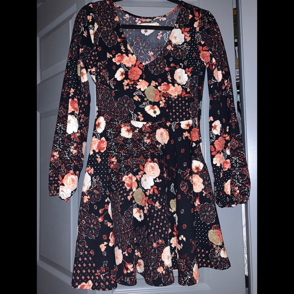 Abercrombie & Fitch Bell Sleeve Dress
